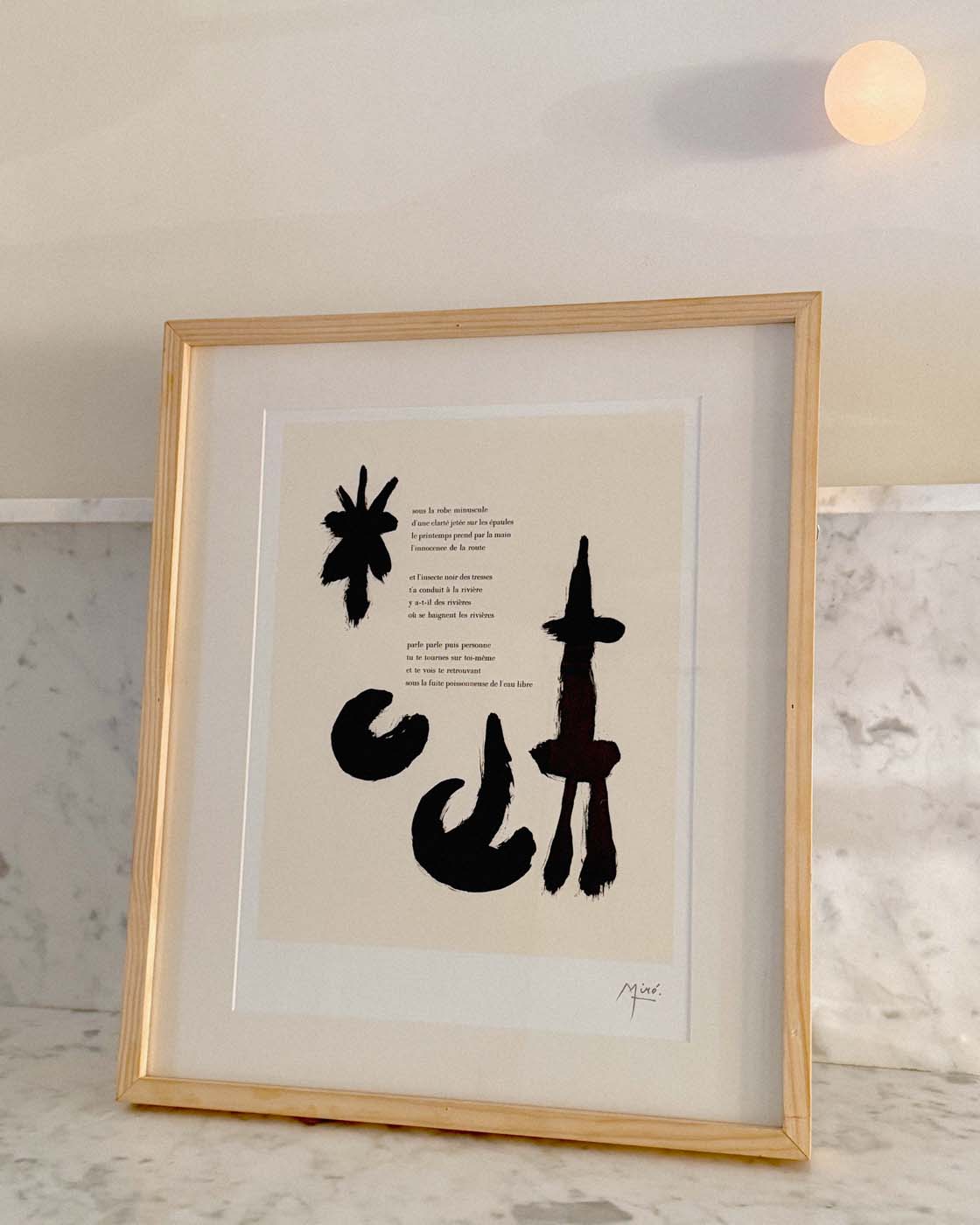 Sous la robe minuscule